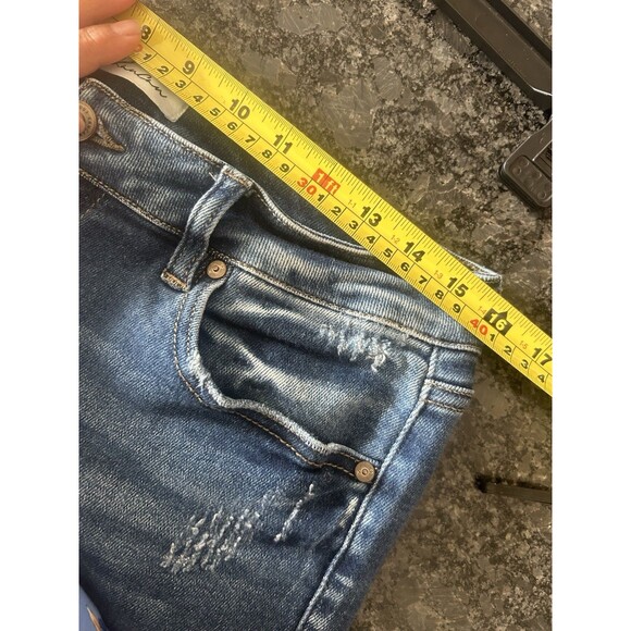 KanCan Mid Rise Tapered Leg Jeans Size 13/30 Dark Wash Stretch Denim Frayed Hem - Picture 4 of 7